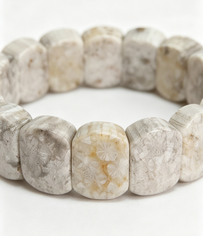 Coral jade bracelet strand/Gray-white full floral pattern