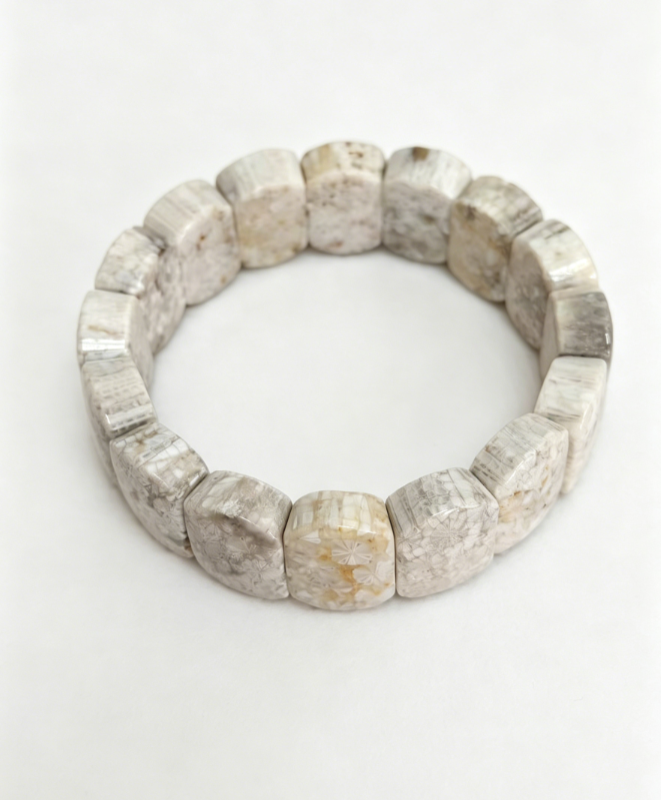 Coral jade bracelet strand/Gray-white full floral pattern