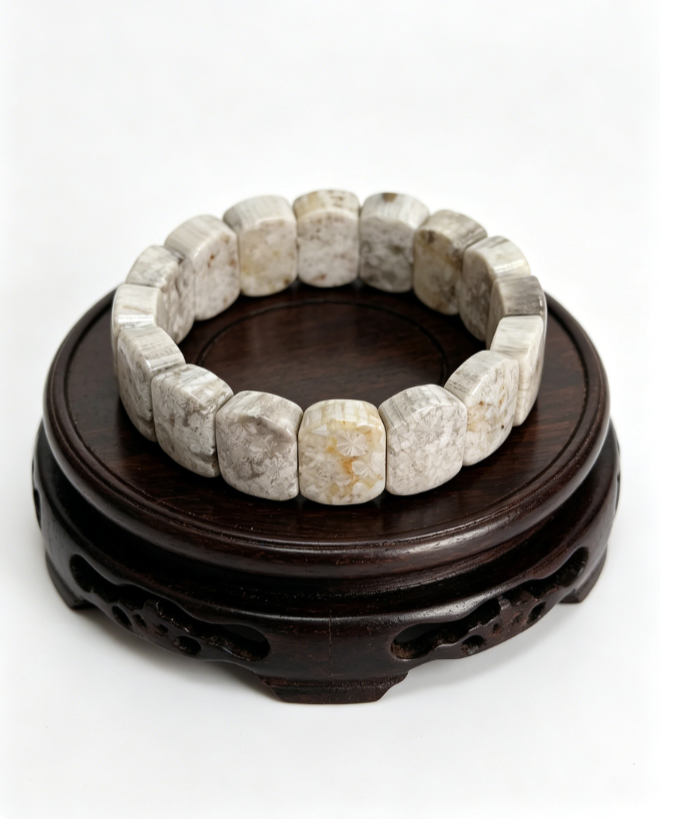 Coral jade bracelet strand/Gray-white full floral pattern